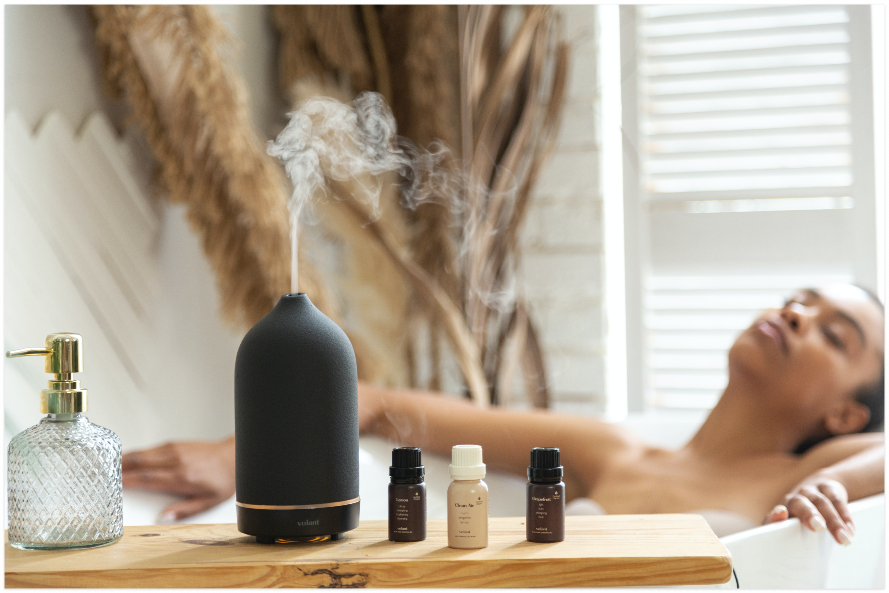  우디 아로마 오일(Woody Aromas Oil) : 자연의 향기로운 선물