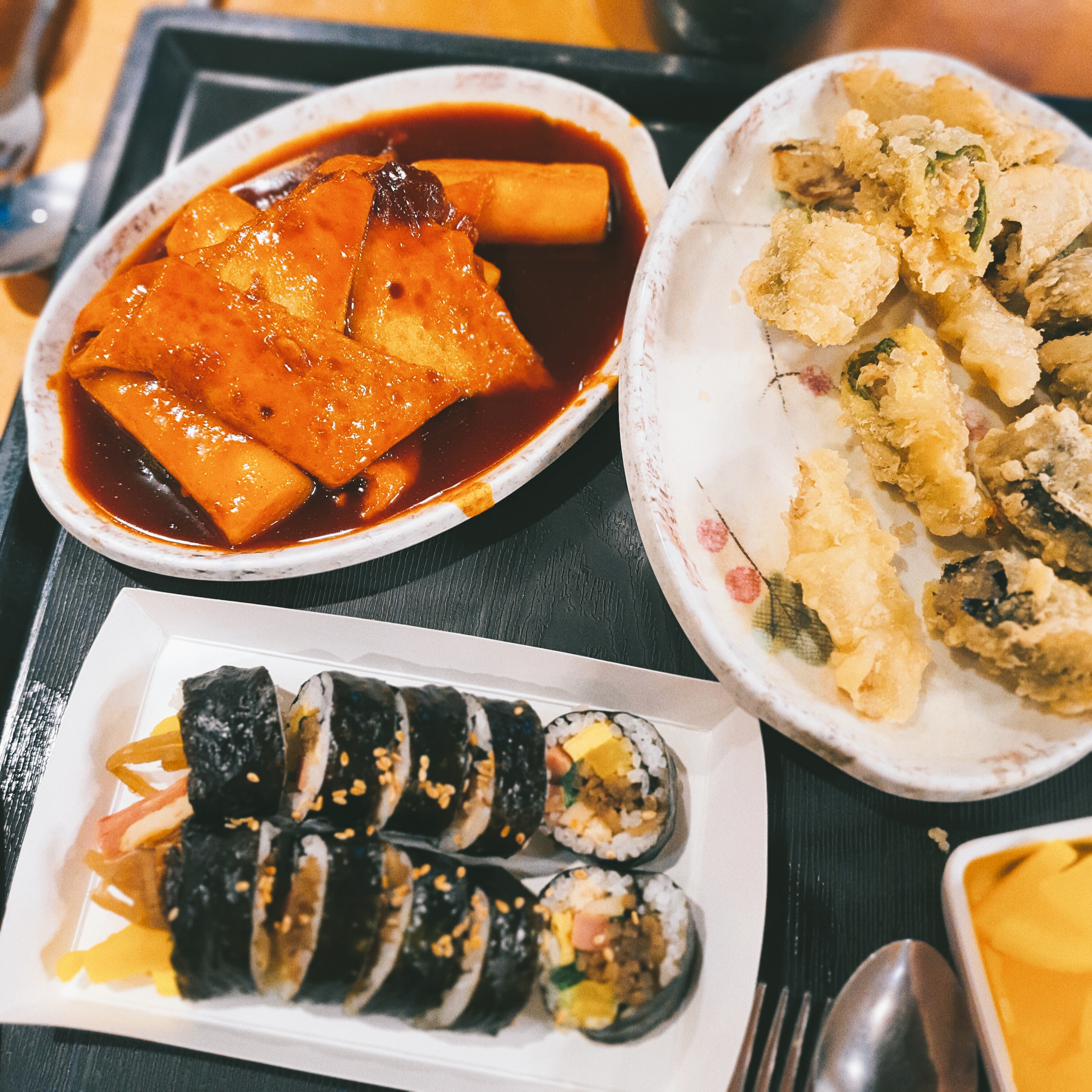  해운대 시장 상국이네 / 광안리 해수욕장 / 두건쓴형제 광안리점 / 더베이101 / 포장마차촌 / 풍조미역 / 오복돼지국밥 / 송대장