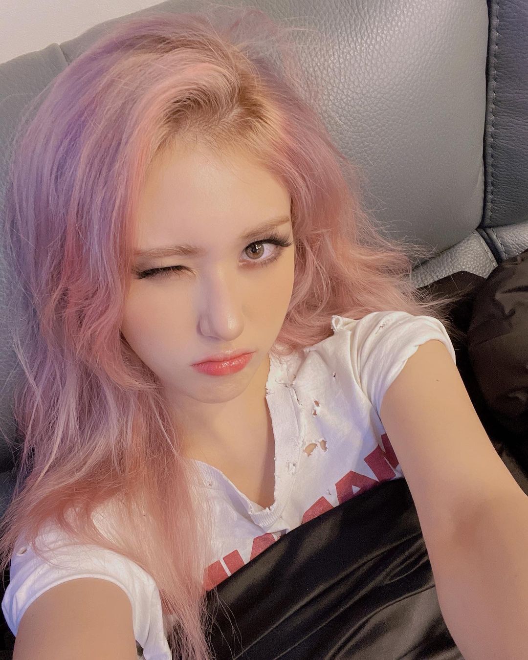  소미 핑크머리 인스타그램 셀카 사진