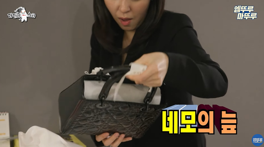 어릴때 맞고 자란 기억밖에 없는 남동생이 갑자기 커서 명품백을 사주었다...jpg | 인스티즈