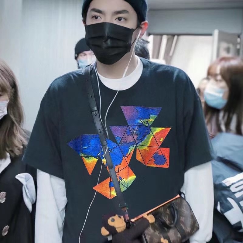 [LOUIS VUITTON] 루이비통 2054 프린트 플라워 패커블 반팔 티셔츠 1A8H32 (2 COLOR)