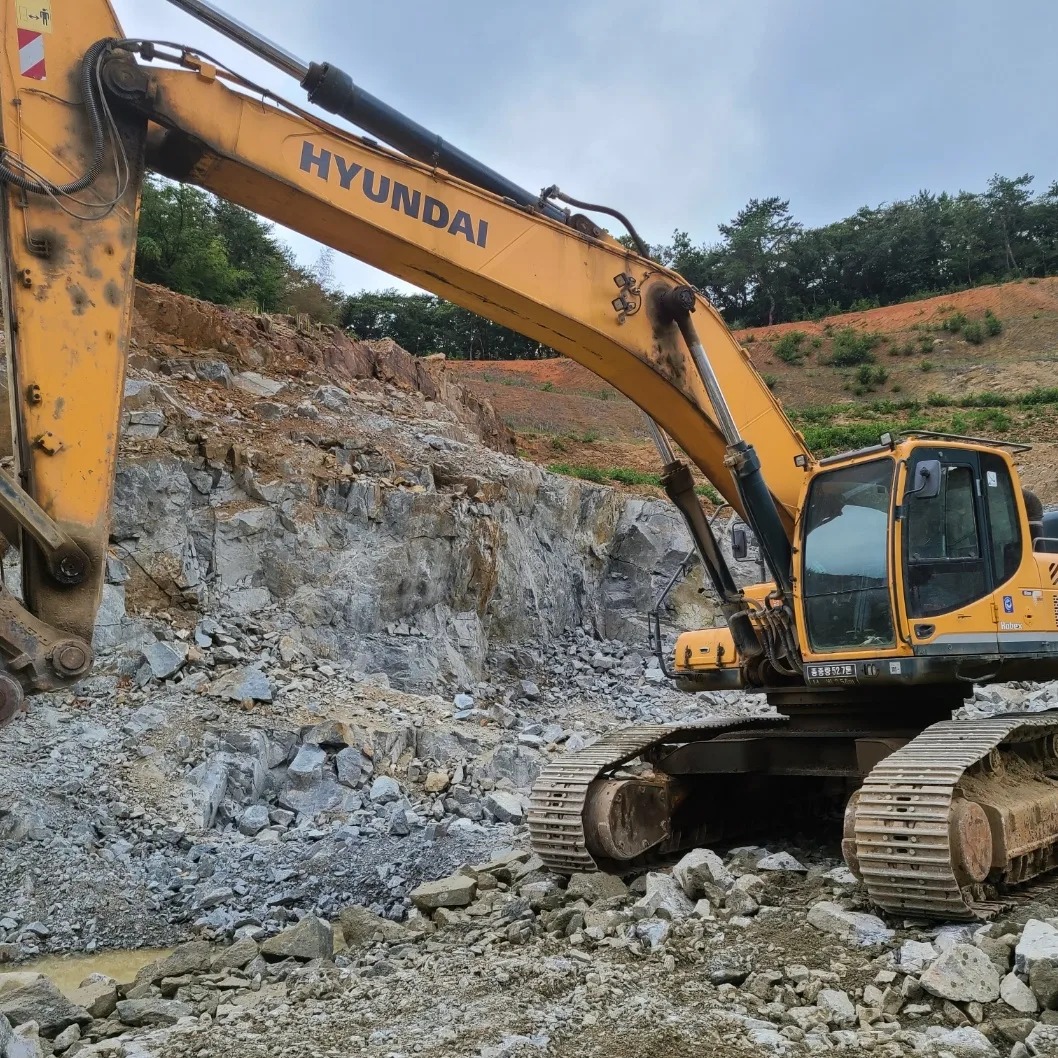  현대 R520LC 2015년식 1억500만원 판매합니다.