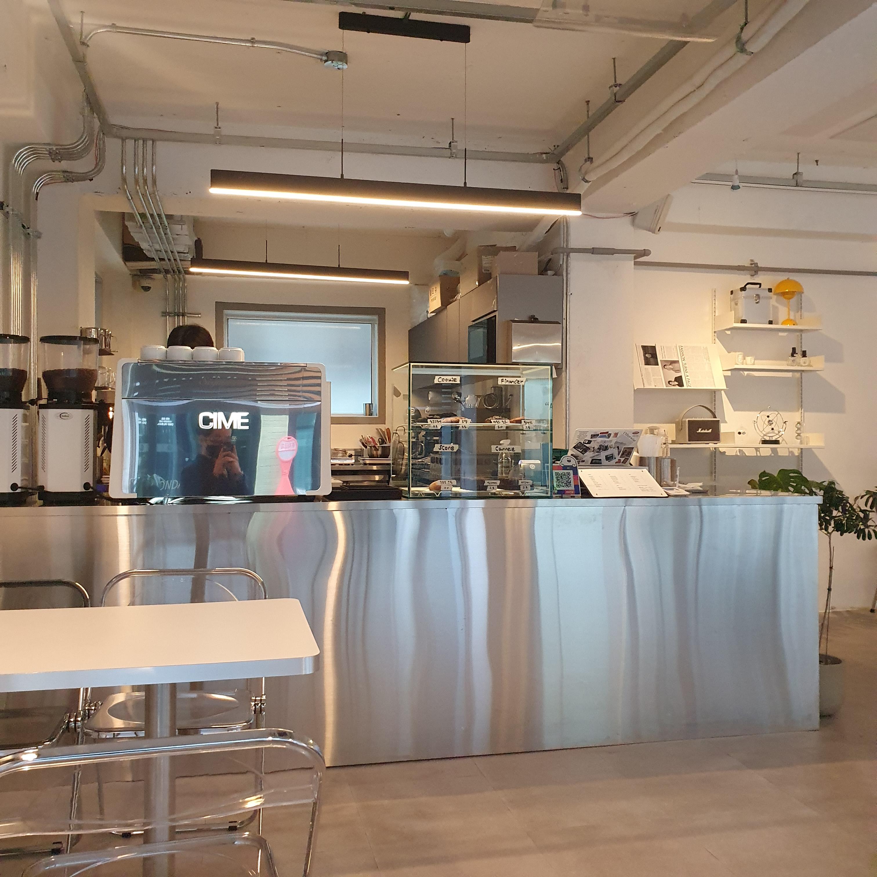  강동구 성내동 둔촌주공 근처 대화하기 좋은 조용한 카페 - 에싯커피(asit coffee)