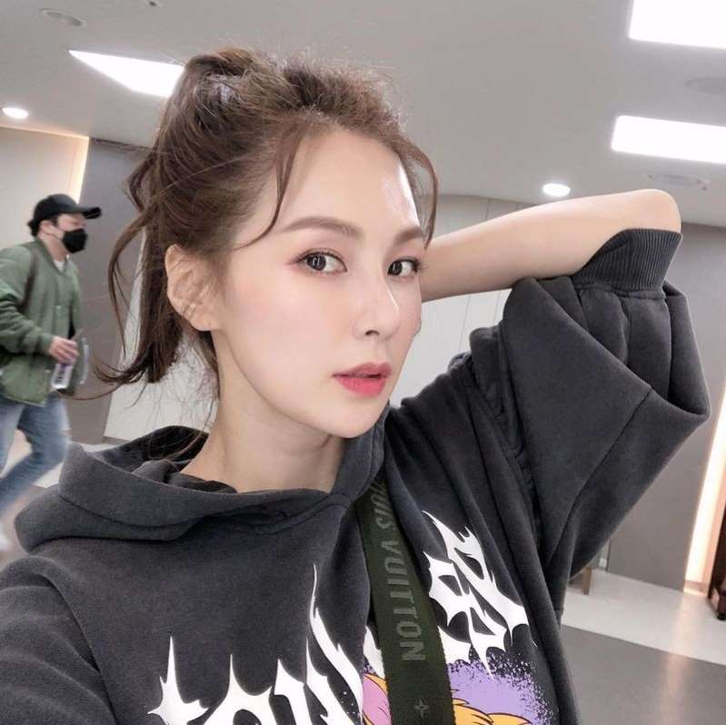  채연, 44살 맞아? 믿을 수 없는 동안 미모 셀카[SNS컷]