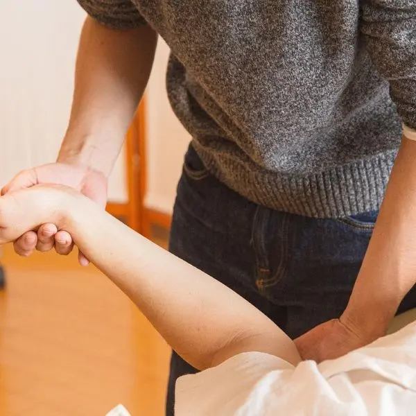 Best way to find an English-speaking therapist as an expat in 2025
