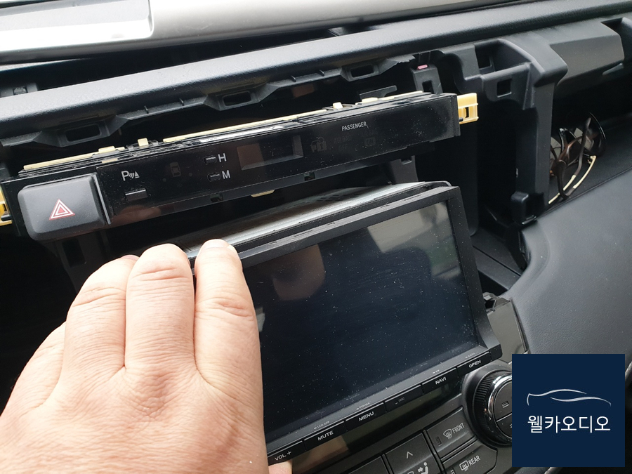  도요타 RAV4 런즈FS2 오디오먹통 블랙아웃 내비게이션먹통 전원이상 수리 제목없음