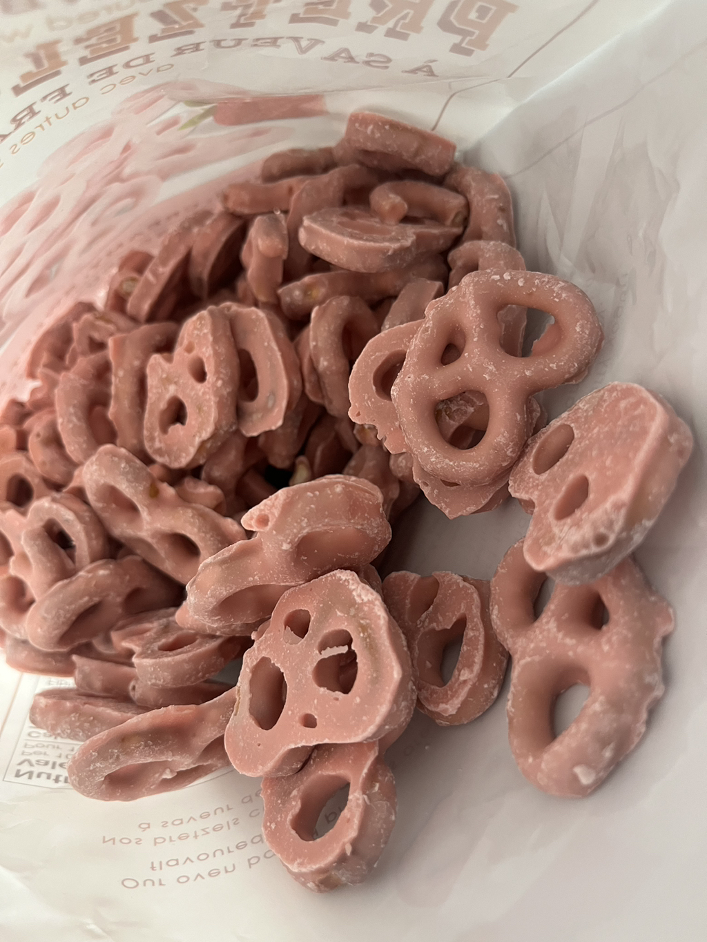 [코스트코] 딸기요거트 프레첼 (strawberry yogurt pretzel 🥨)