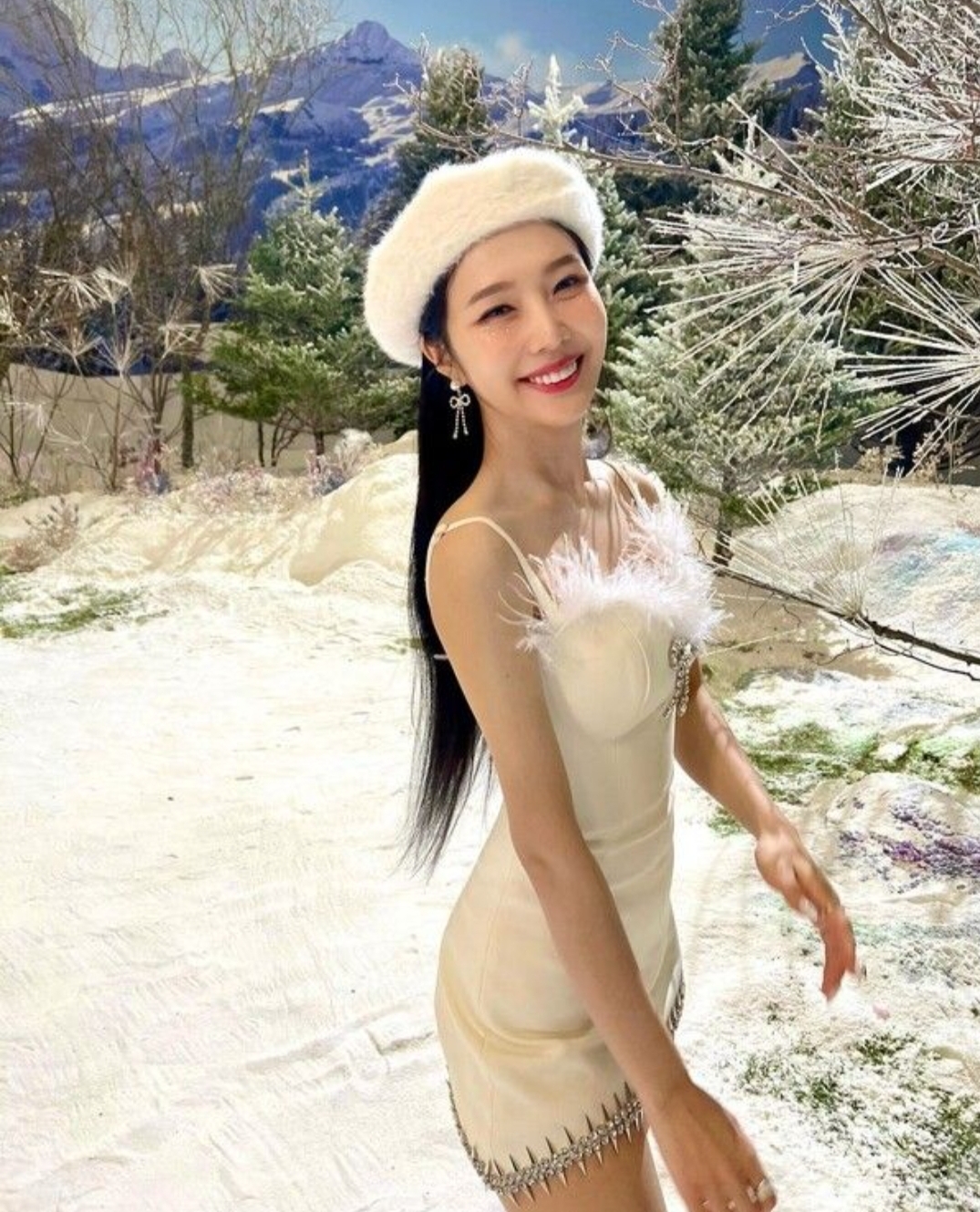  조이, 겨울 요정 비주얼…청순 섹시美 물씬