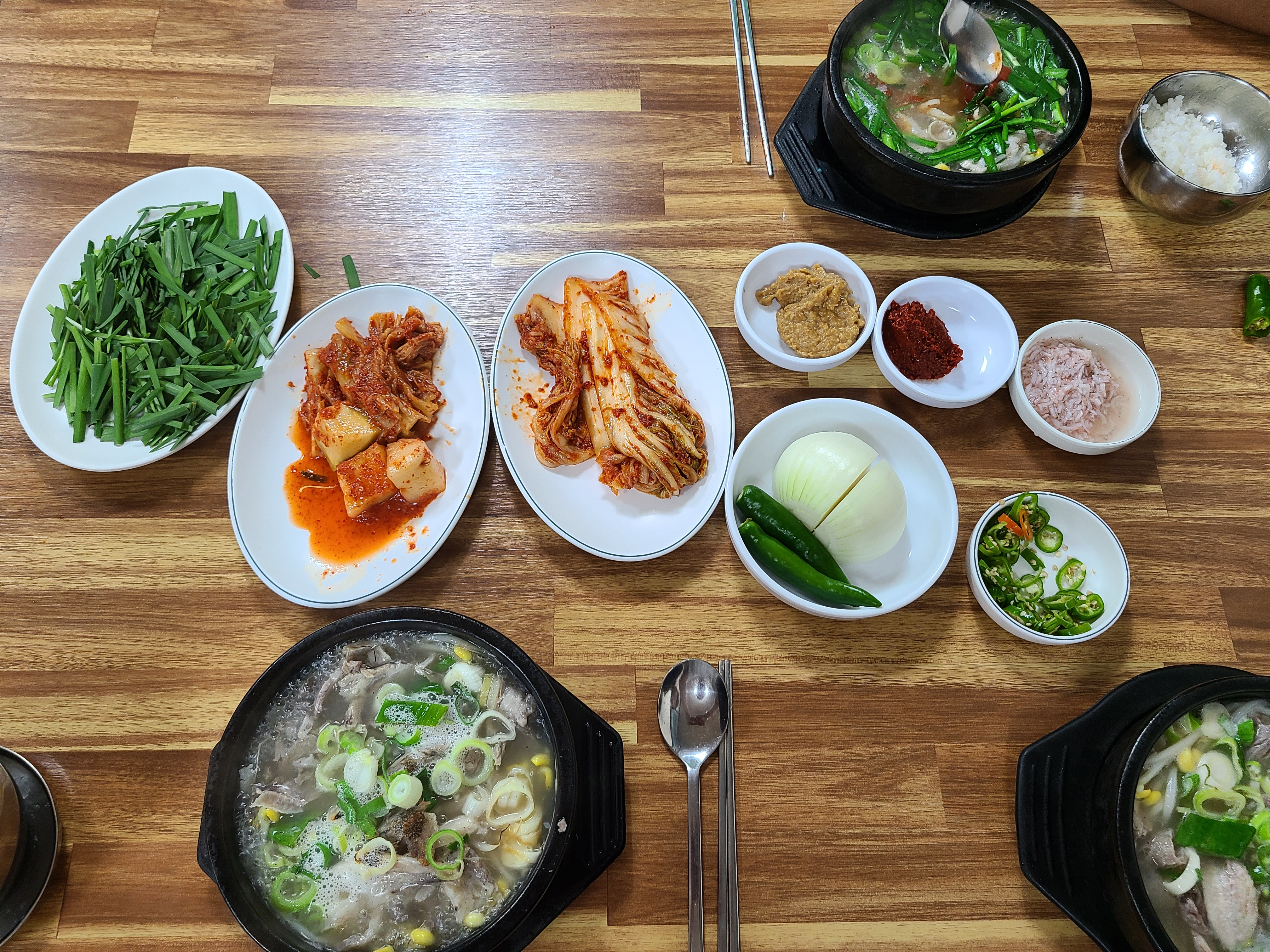 여수 신기동 맛집 토종 돼지국밥 및 밑반찬