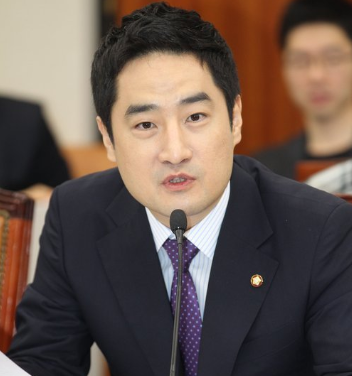  강용석 논란