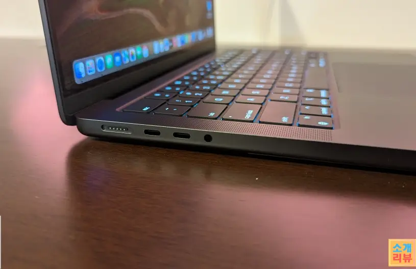 Apple MacBook Pro 14(M3 Pro) 오른쪽 포트