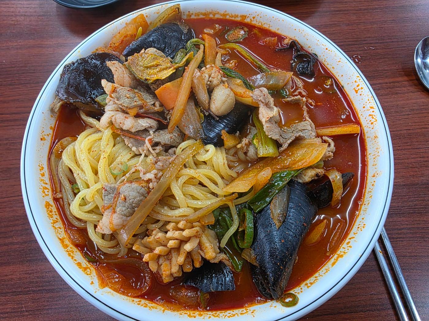 해물+고기+야채 짬뽕 내용물 근접