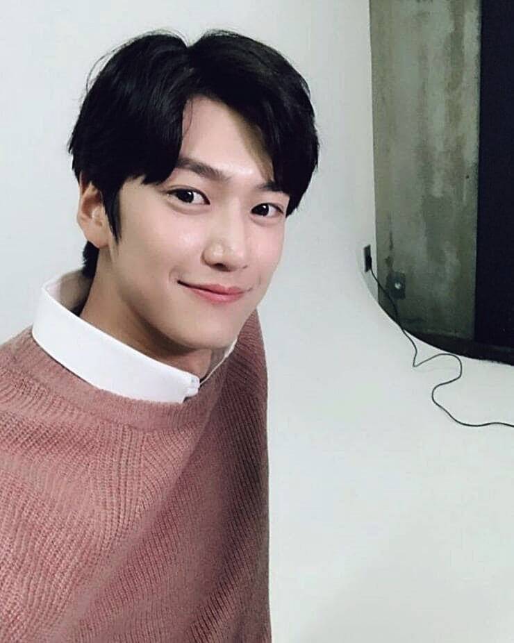 배우-나인우