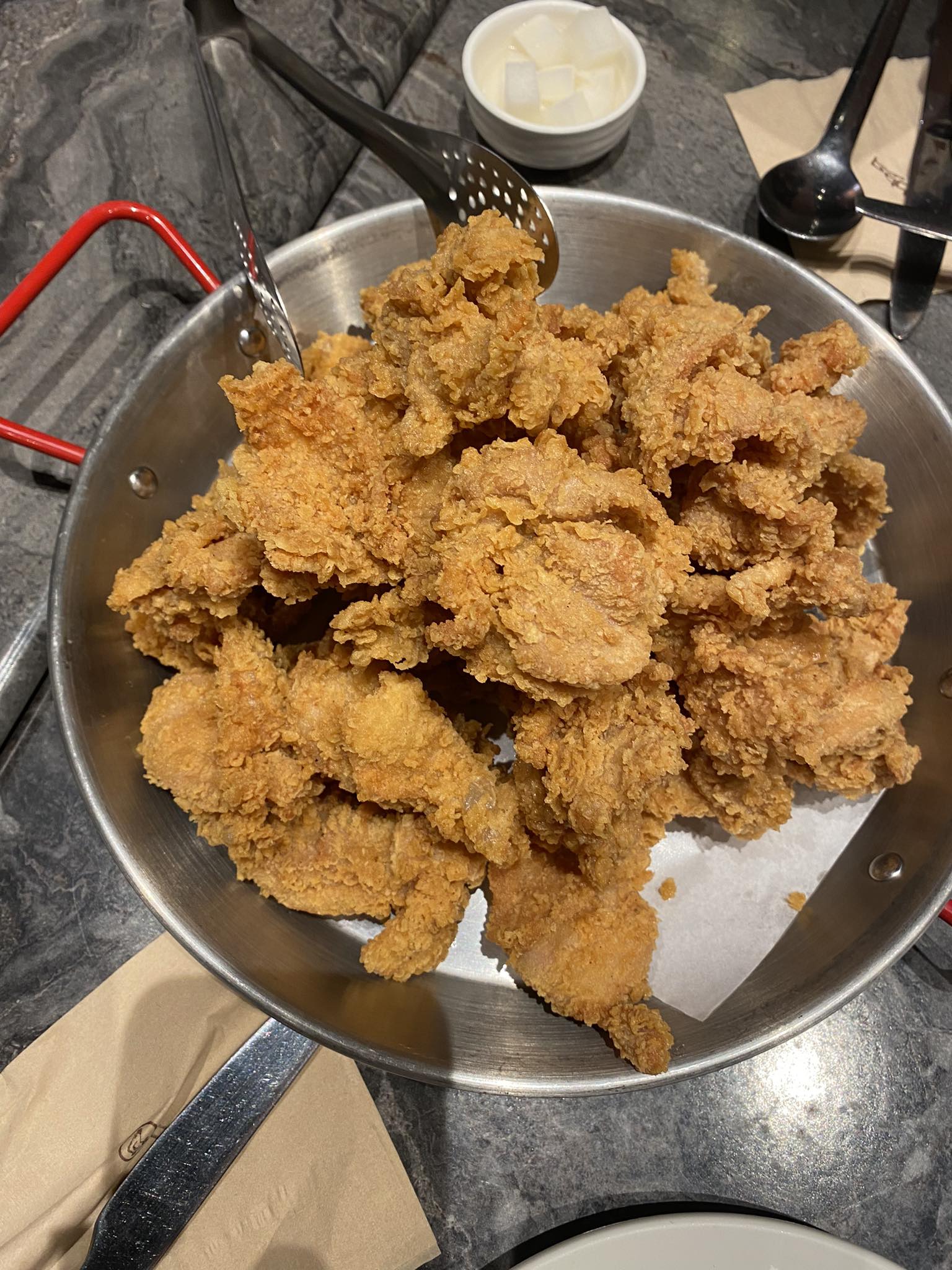 마닐라 BGC 맛집 - 비비큐 (BBQ) 치킨 - 황올 - 황금 올리브 후라이드 치킨 - 황금 후라이드 치킨