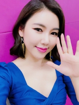  트로트 가수 송가인 총정리(키,소속사,나이)