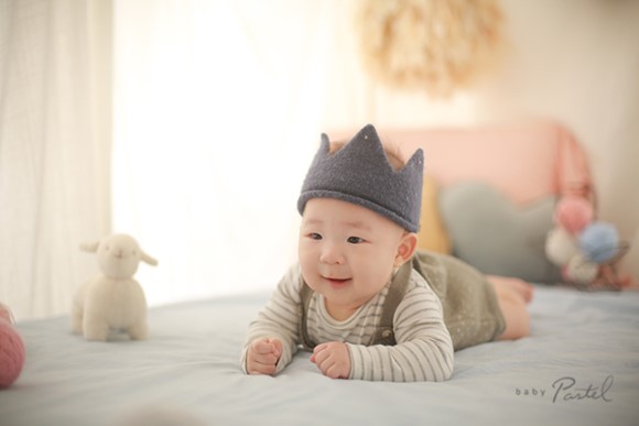  아기 100일 사진 촬영 사랑스럽게 잘 찍어주는 베이비 파스텔 스튜디오