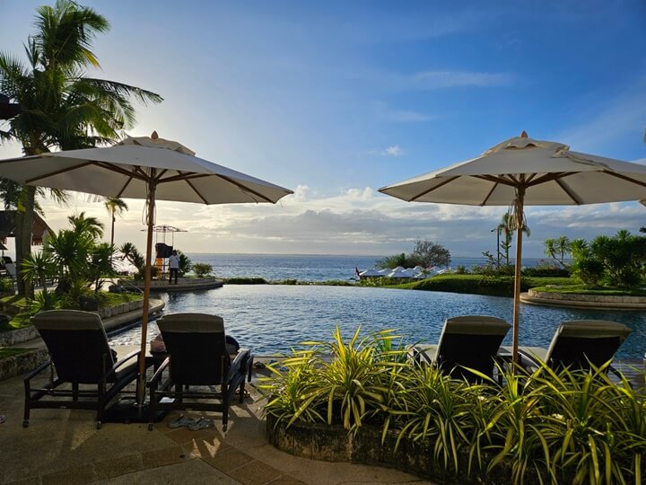 Oceanwing pool