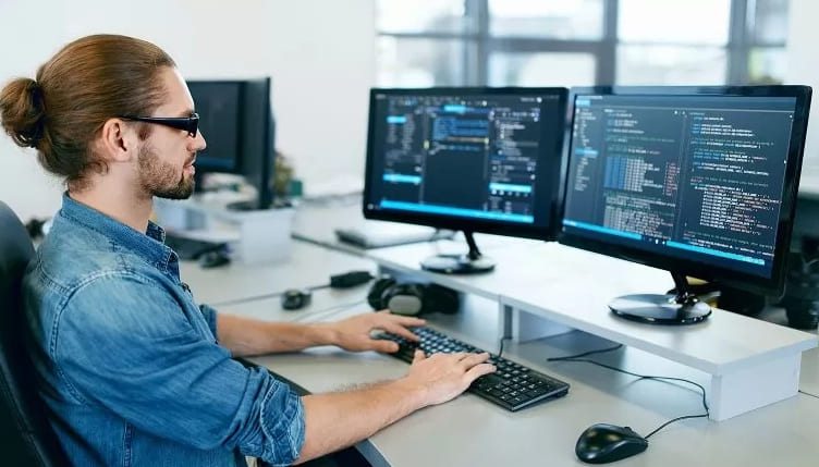  소프트웨어 엔지니어 중 가장 연봉이 높은 분야는? Understanding Software Engineering Salaries in 2022, in 5 Charts