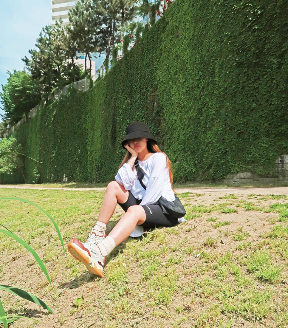시크릿 운동화로 레깅스 코디! 디스커버리 버킷디워커 V2 COOL, 여성 14