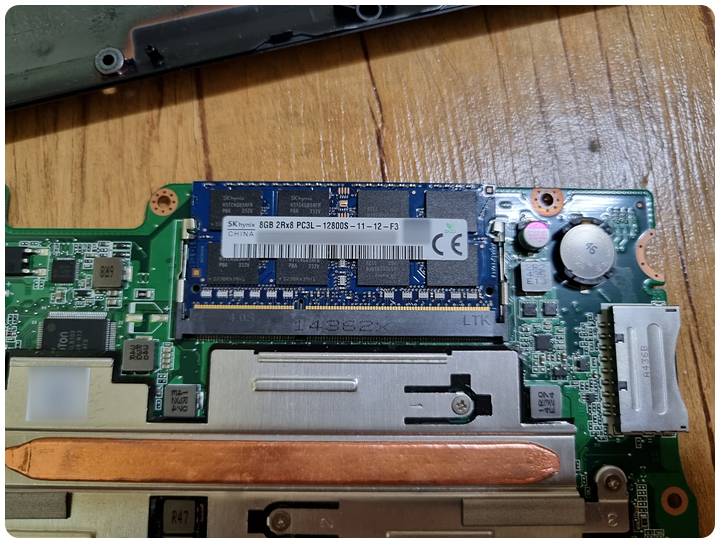 acer-aspire-e11-ram-slot