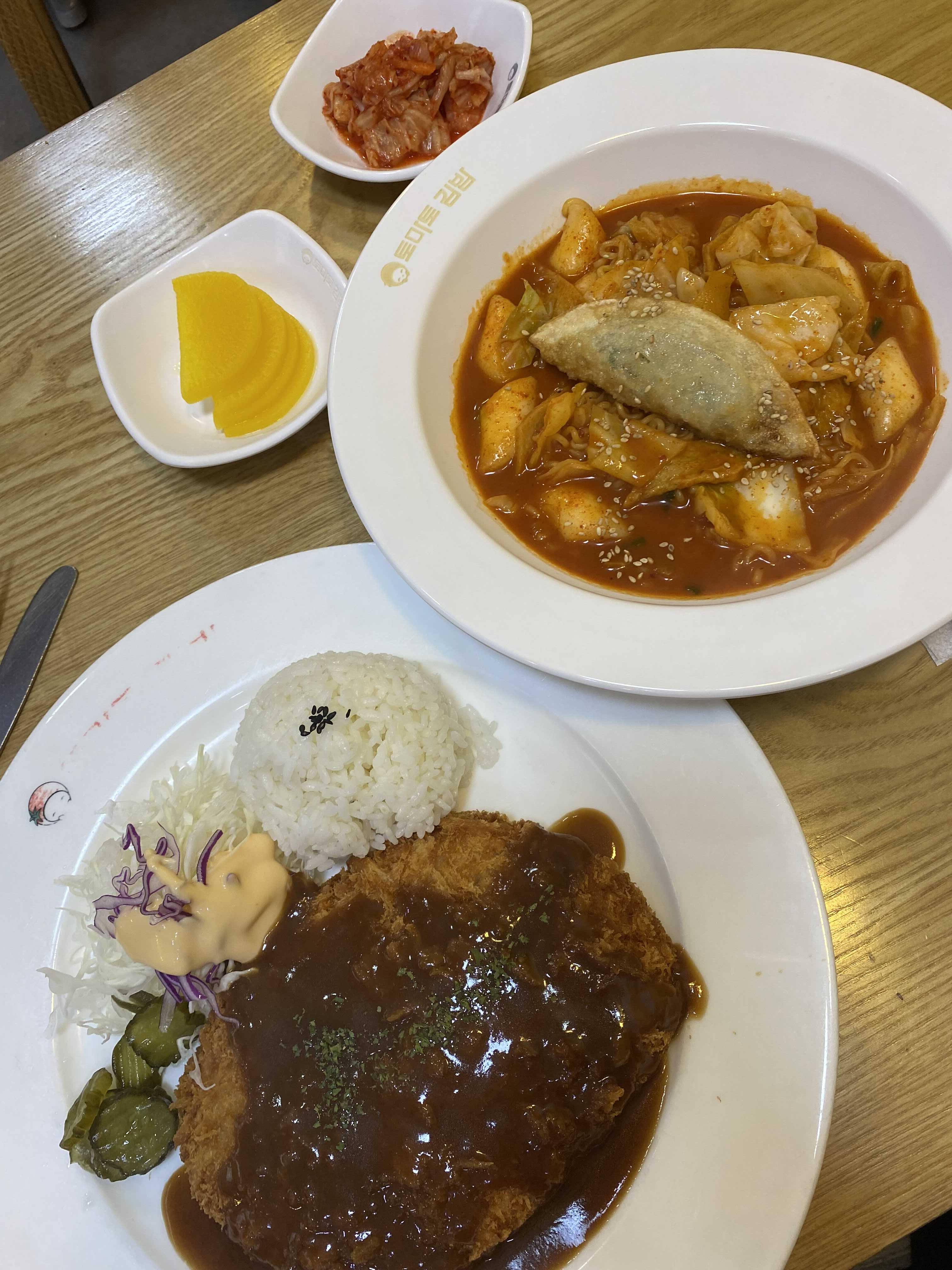 토마토김밥 이미지
