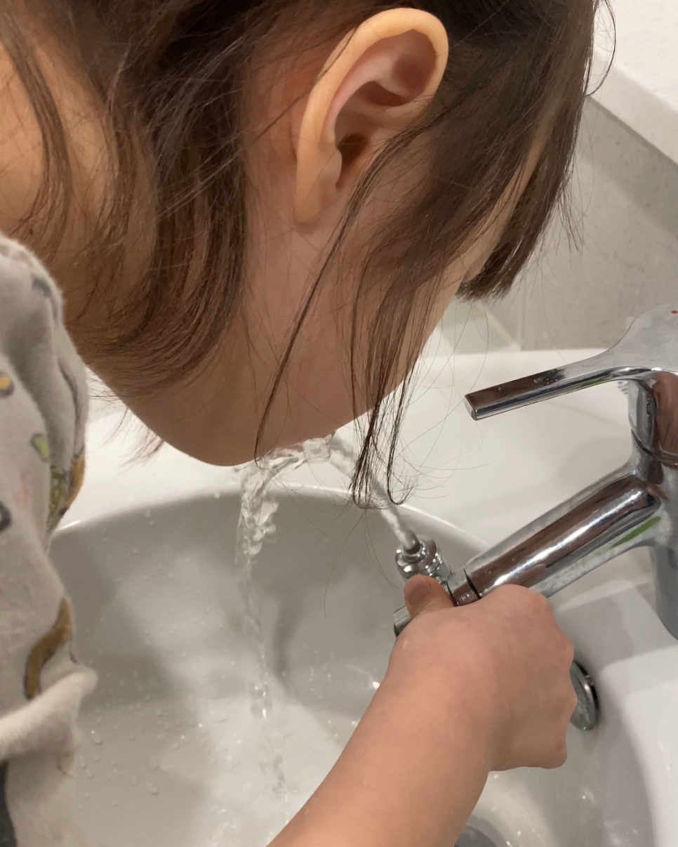 엄마 손목 보호해요~ 아이홈 아기비데 수전으로 3