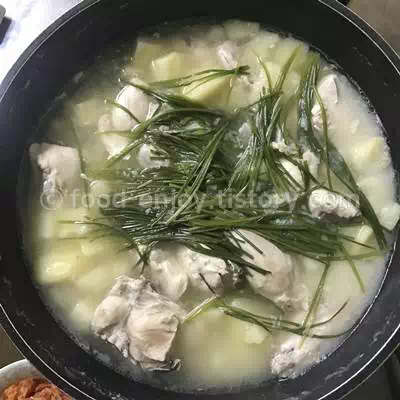 초복-감자삼계탕