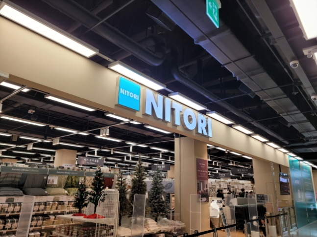 이마트 하월곡점에 입점한 ‘일본의 니케아’ 니토리의 한국 1호점 매장.