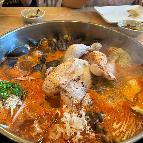 생방송투데이 한우물의법칙 닭칼국수집 예산군 삽다리 오늘