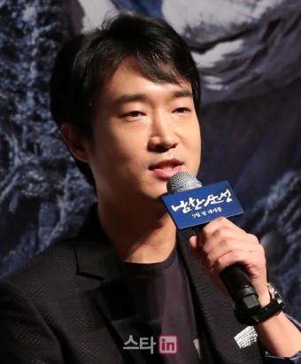 조우진 남자배우상 과거 결혼 아내 58