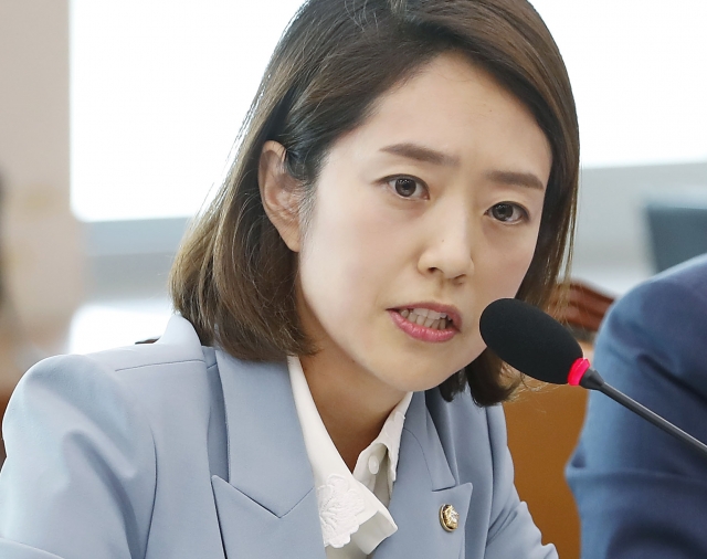  고민정 "전대 출마 권유 많아..박지현, 이제 아무것도 아냐"