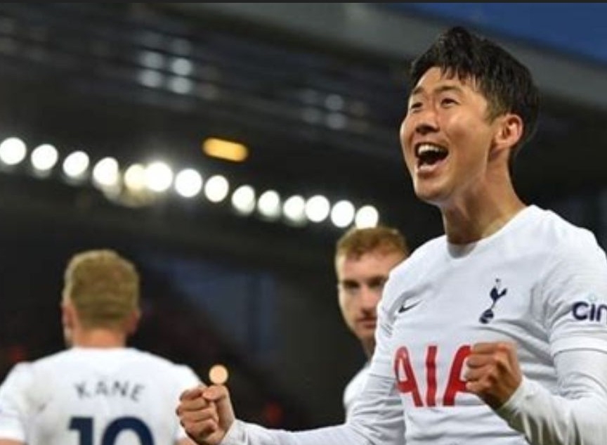  EPL 역대 최고 아시아 축구 선수' 3위는 오카자키 신지, 2위는 손흥민, 1위는 바로…