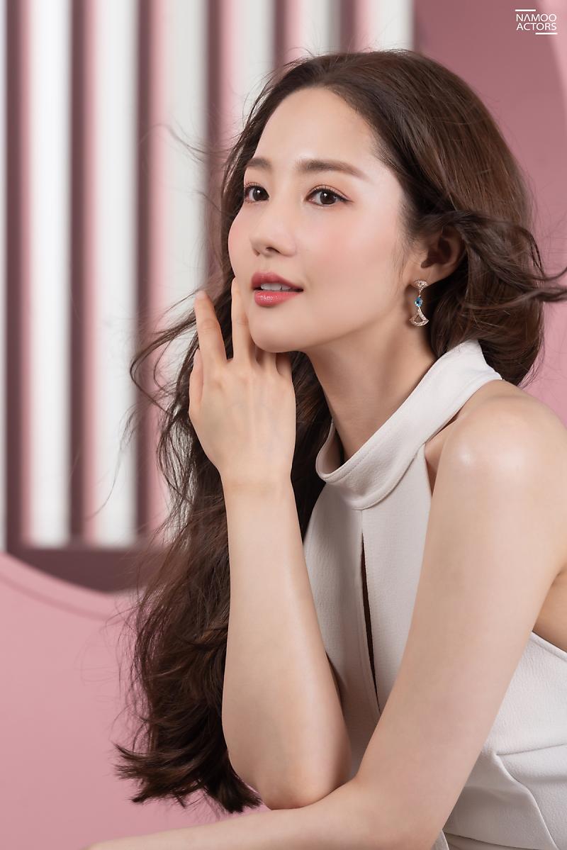  얼굴이 로맨스고 존재가 판타지인 박민영! [화보]