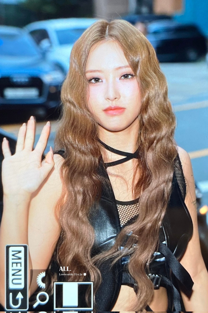 스타일링 바꾸고 미국언니 같다며 반응 좋은 여돌 | 인스티즈