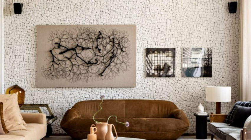 장식적이고 인상적인 예술 작품들로 개선된 8개의 거실 Eight living rooms enhanced by decorative and striking art pieces