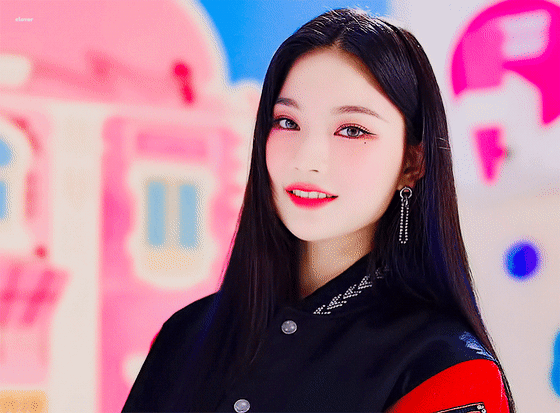 아이사 스테이씨 나이 프로필 본명 키 화보 인스타 고화질 과거 웃음 레전드 다리