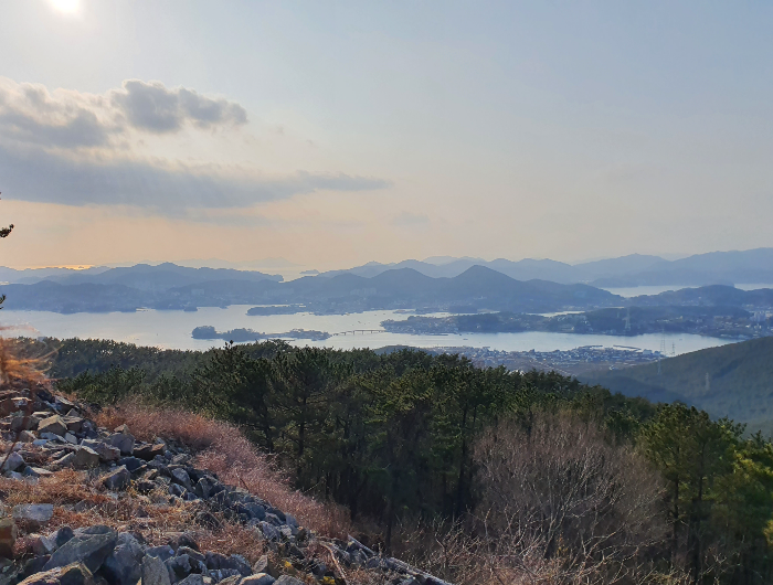 둔덕기성에서 바라본 견내량