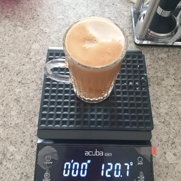 코르타도(Cortado) 레시피: 스페인 커피의 매력 알아보기_2차 완성된 코르타도