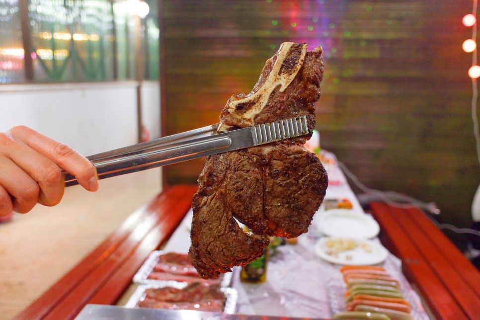 숯불에 구워도 맛있는 또마호크 스테이크 구이 18