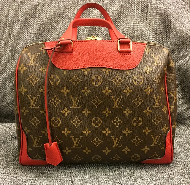  LVMH 설립자 성장 과정과 회사 발전 과정 및 회사 비젼