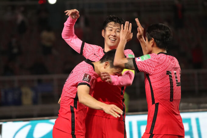  한국 축구 대표팀 투르크메니스탄에 5대 0 대승 조 1위