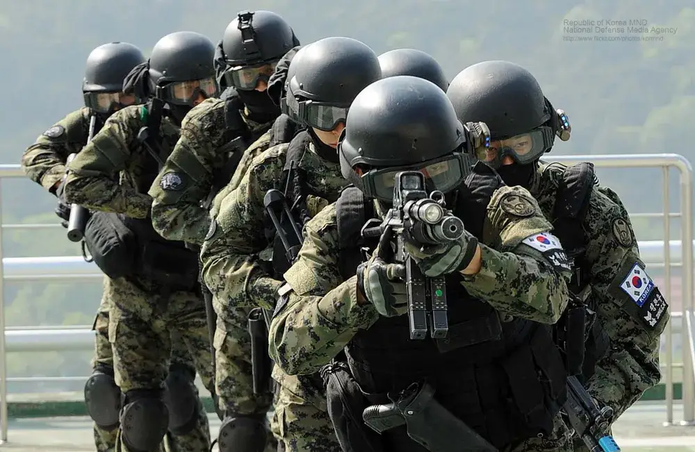 훈련중인 대한민국 국군