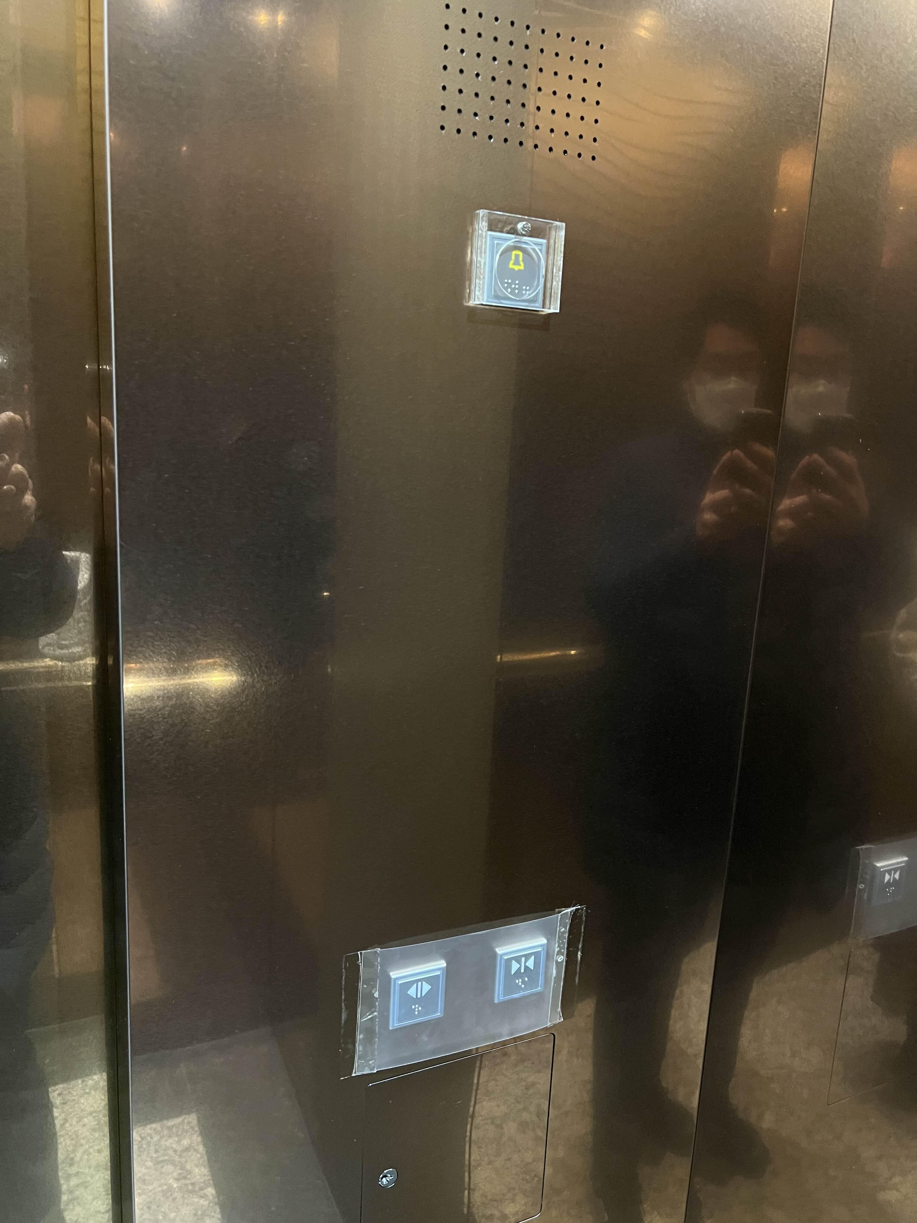 엘레베이터내부