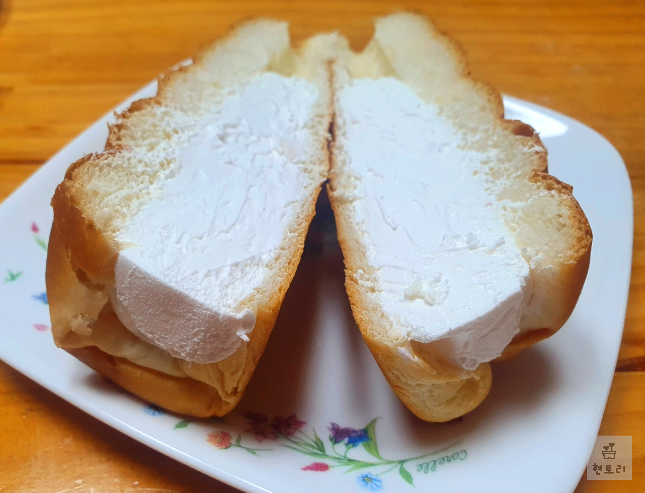 연유 우유 생크림 소라빵 단면