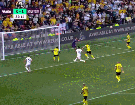  황희찬 데뷔전 데뷔골.gif (EPL 4R 울버햄튼 vs 왓포드)