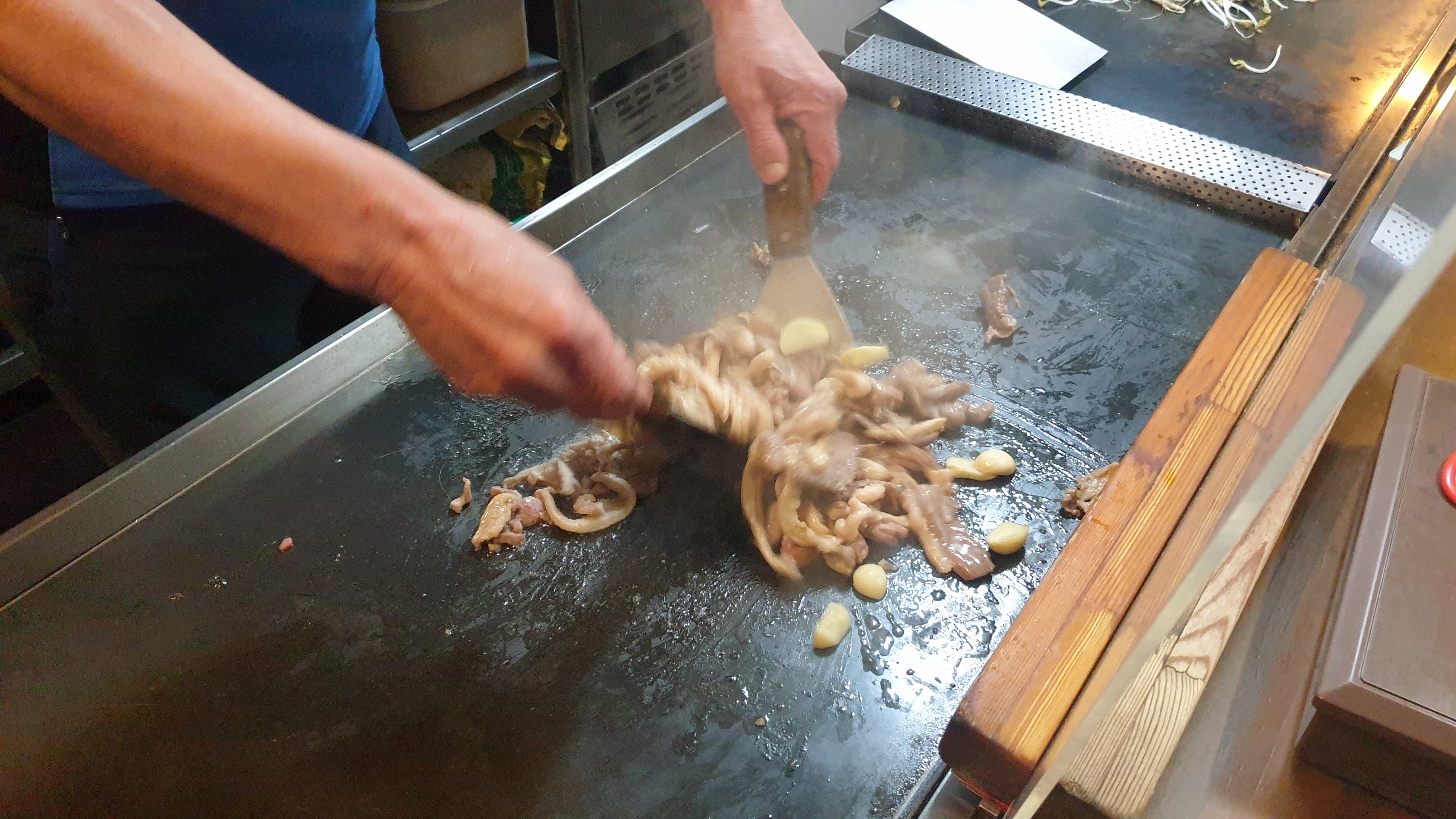  철판구이 1인분 12,000원에 리필까지 가능한, 배가네 철판구이
