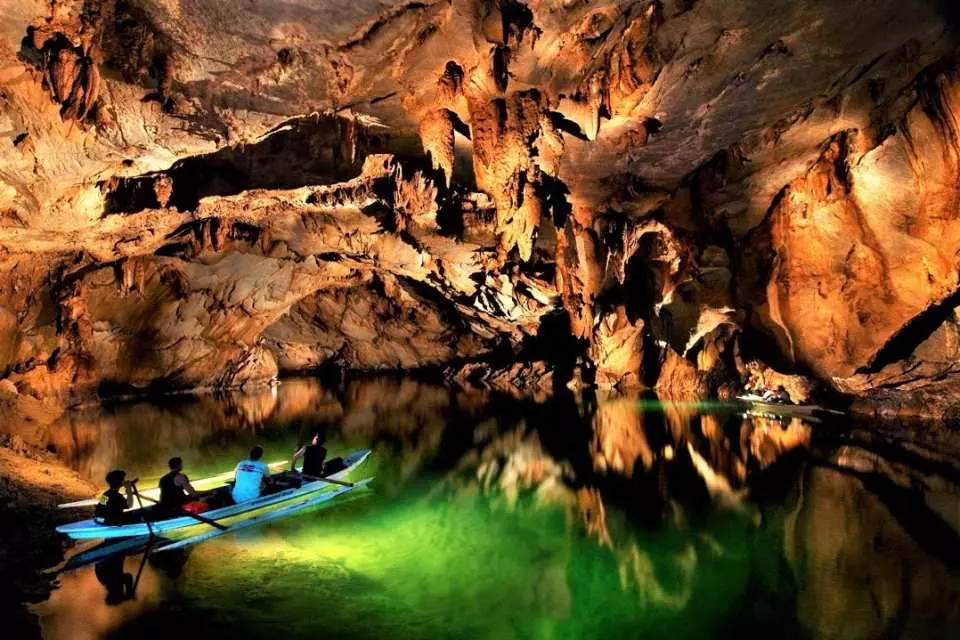 팔라완 푸에르토 프린세사 지하강은 유네스코 세계문화유산으로 지구상 가장 긴 지하강입니다