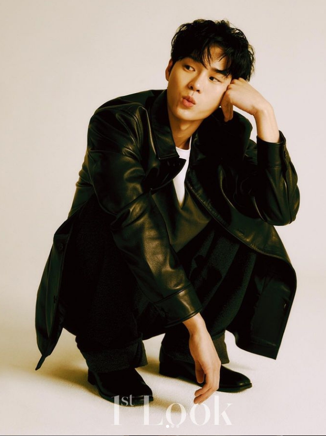 윤지온