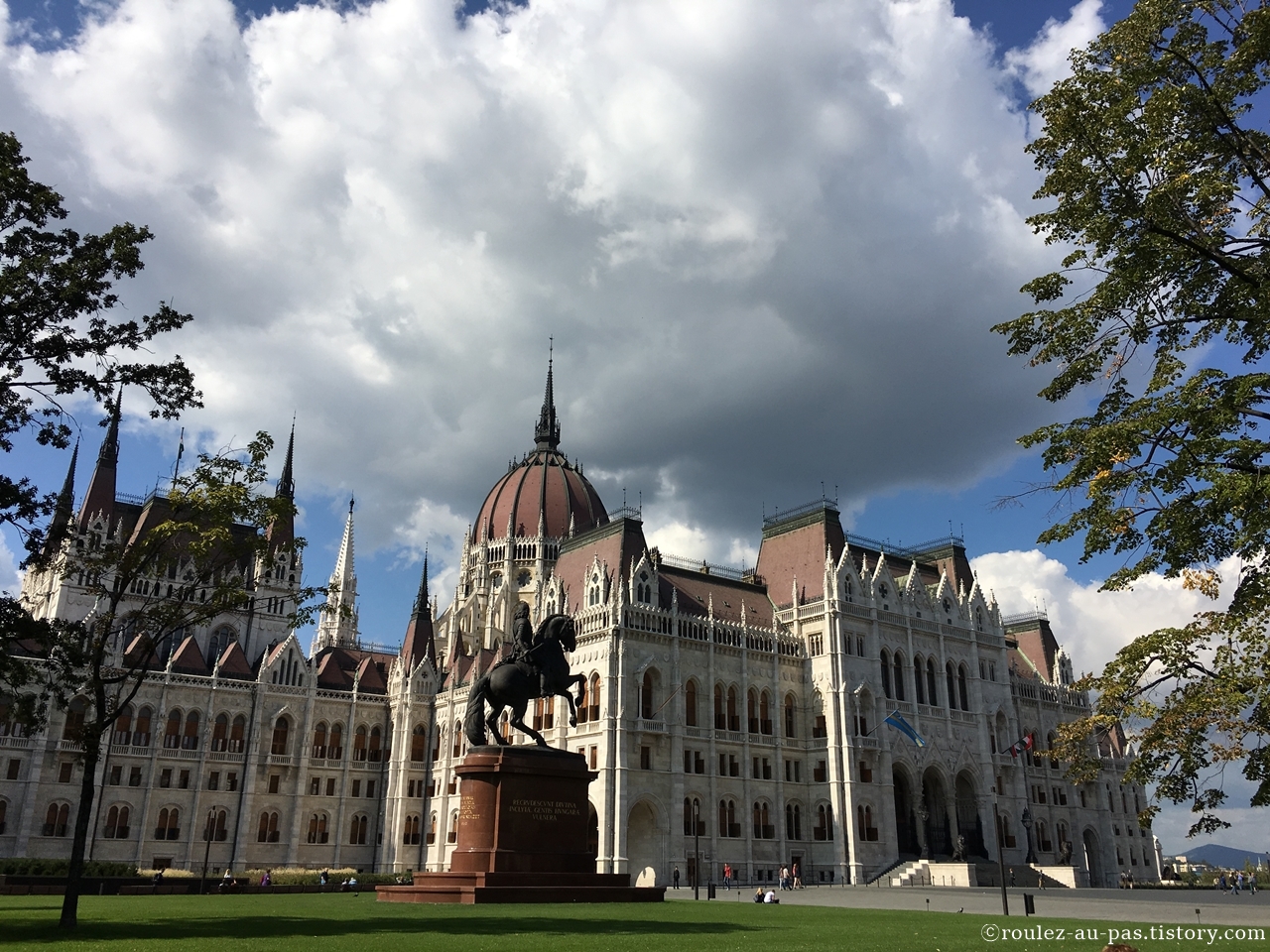 BUDAPEST-PARLIAMENT