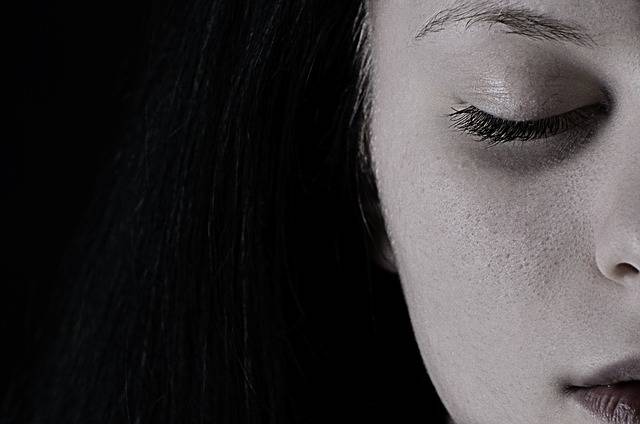 바세린의 놀라운 효능: 상처 치유부터 입술 보호까지